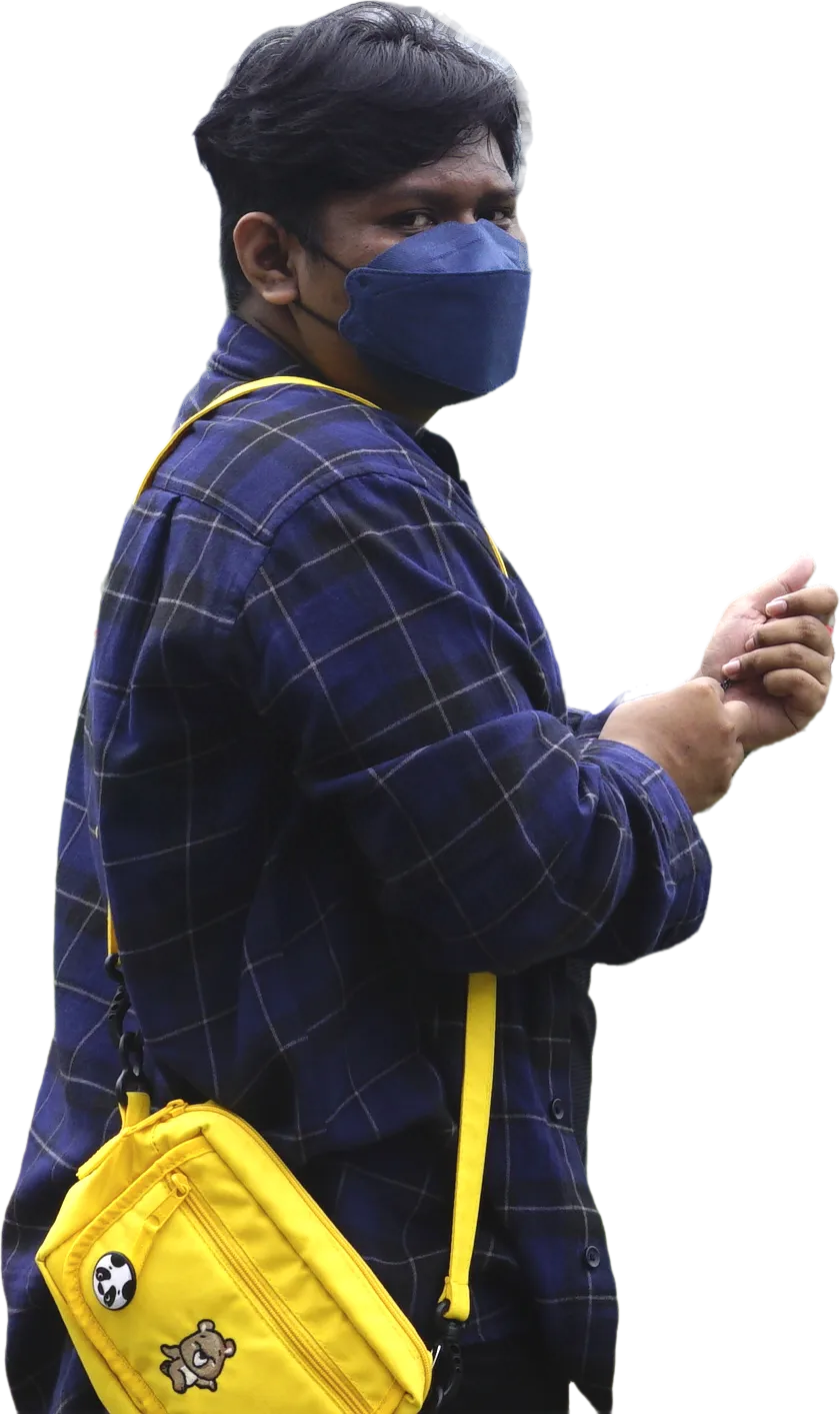 Engki Nandatama, looking back over his shoulder